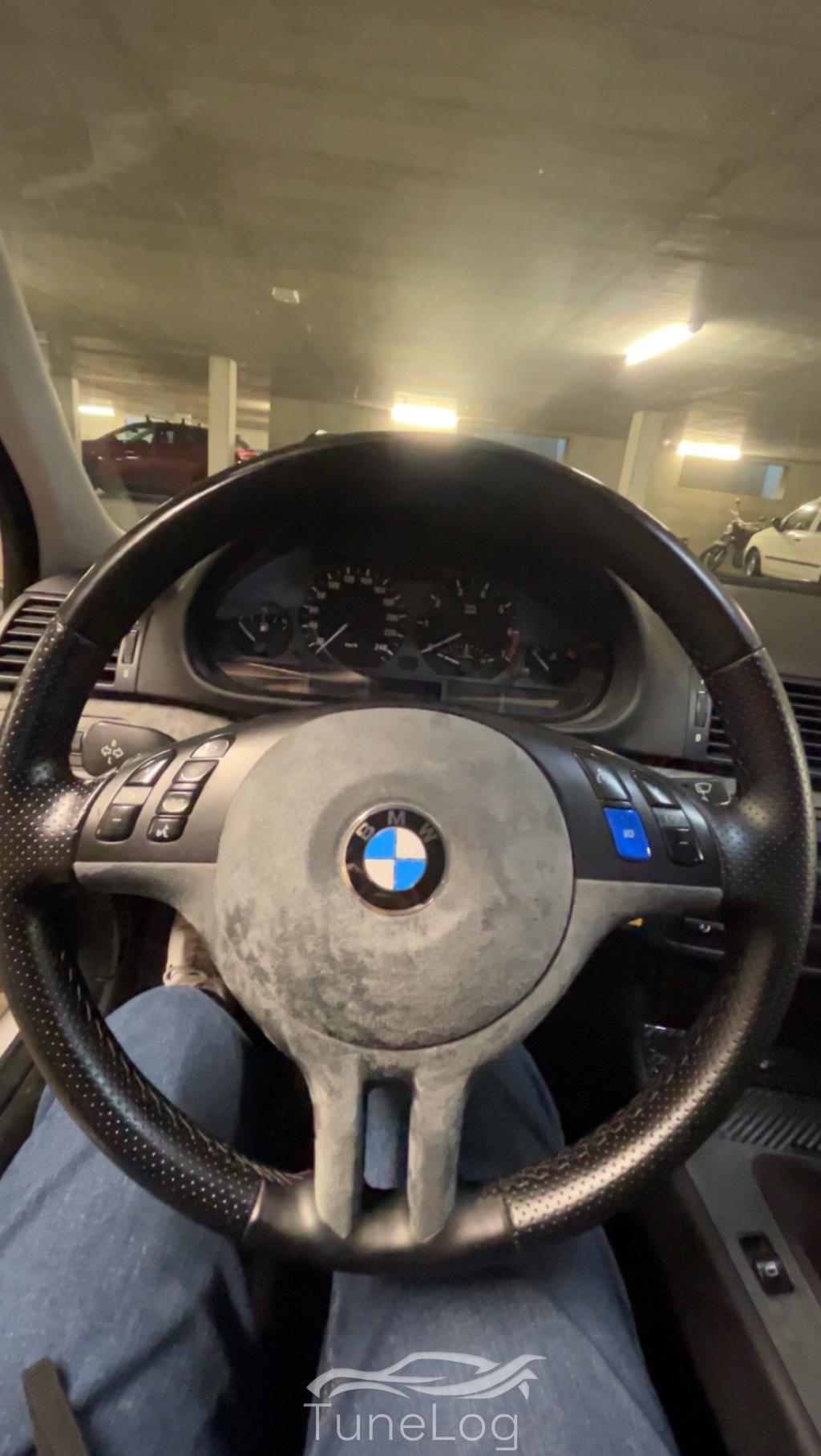 318i