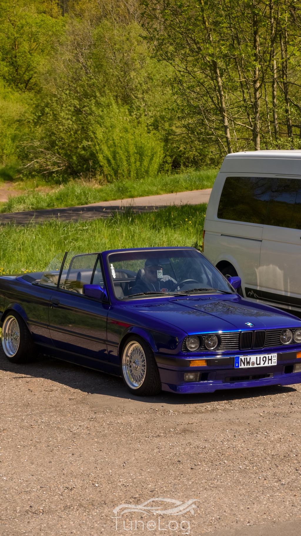 320i