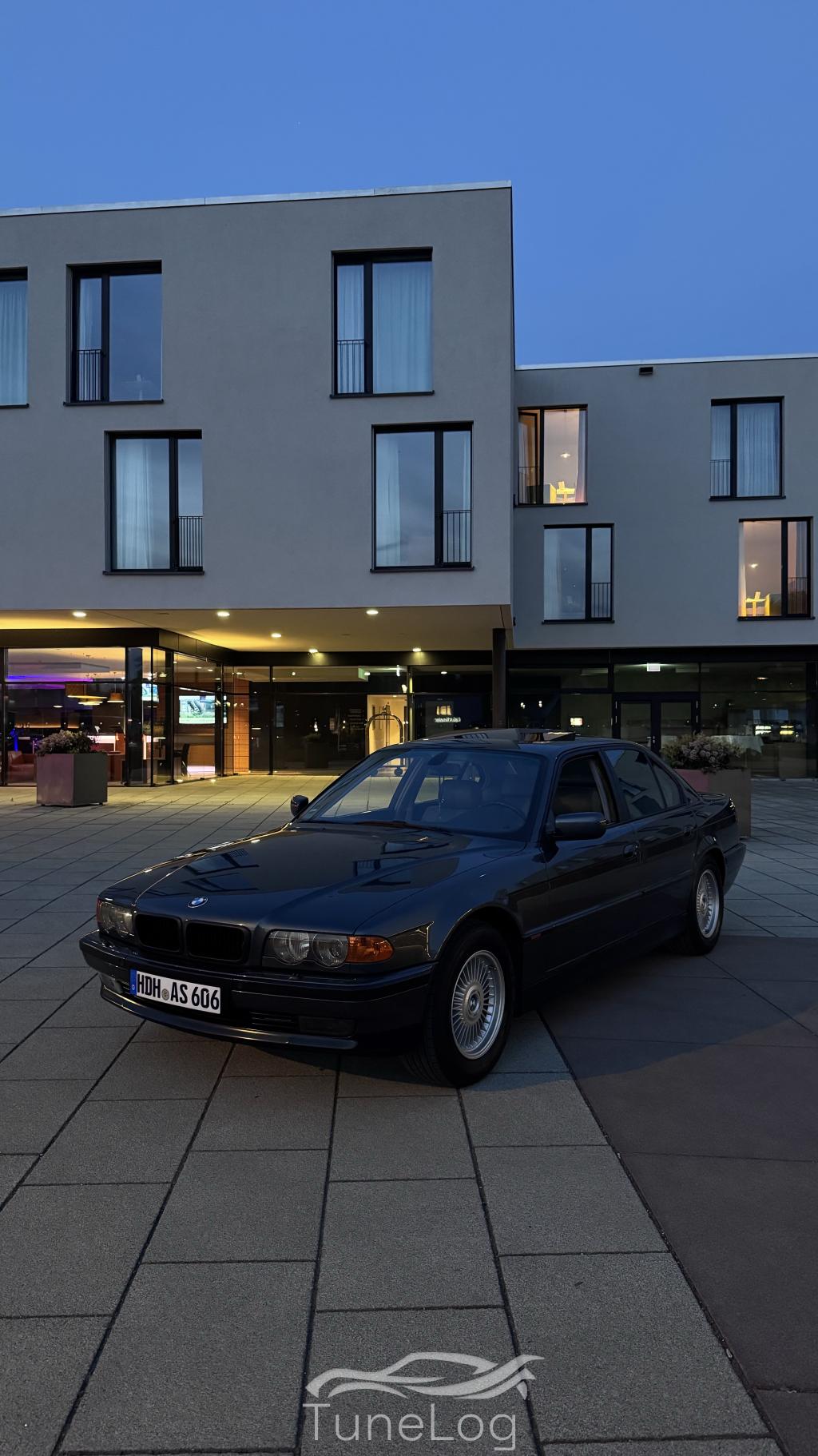 728i