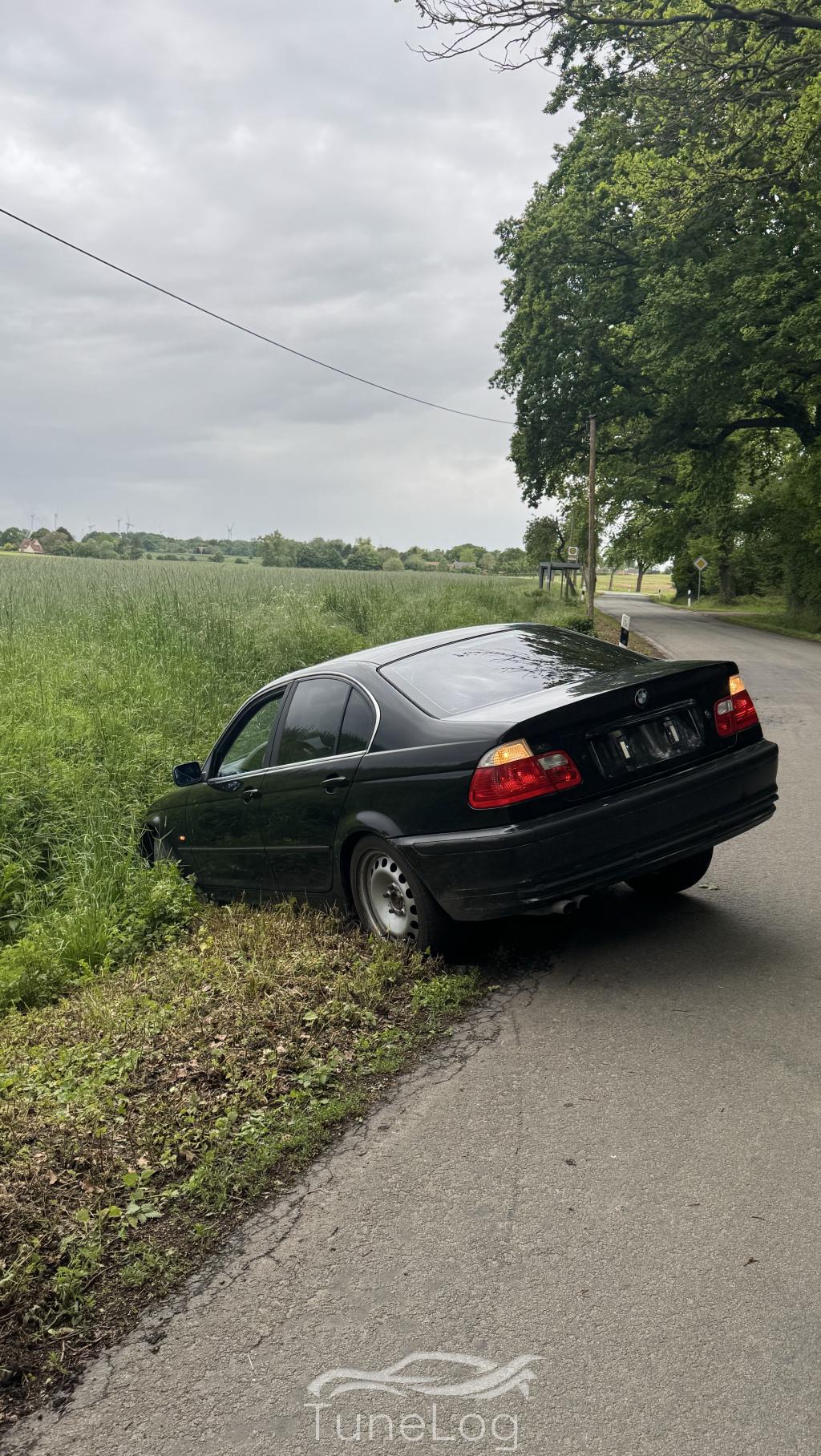 320i