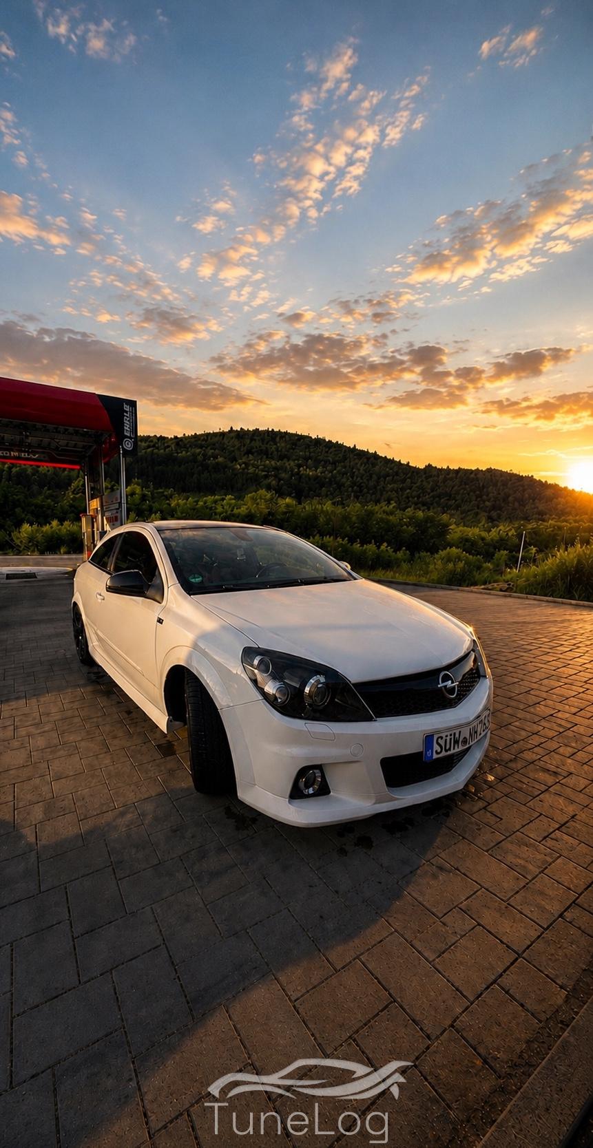 Astra H OPC Racecamp