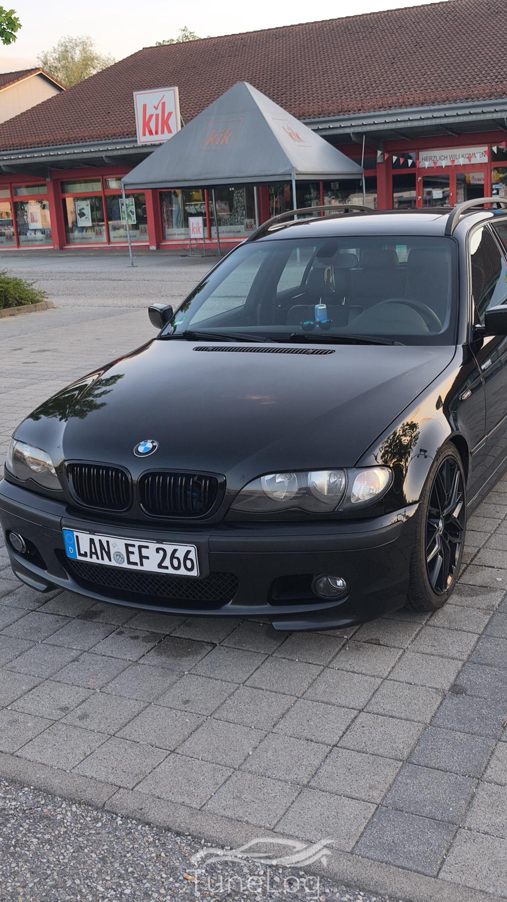 320i