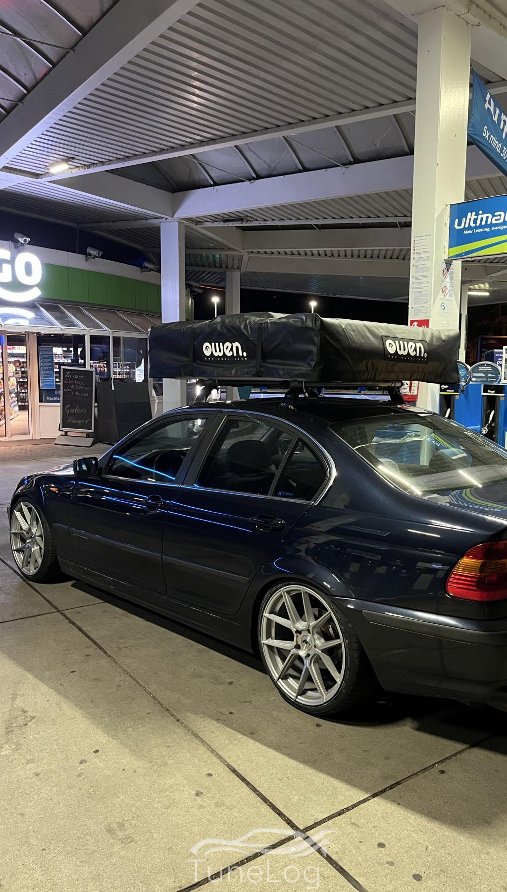 320i