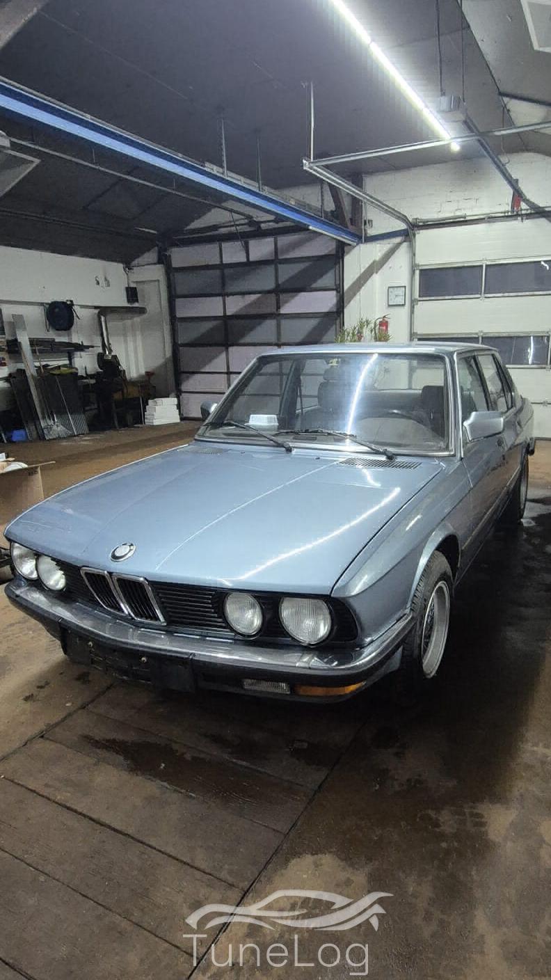 E28 520i