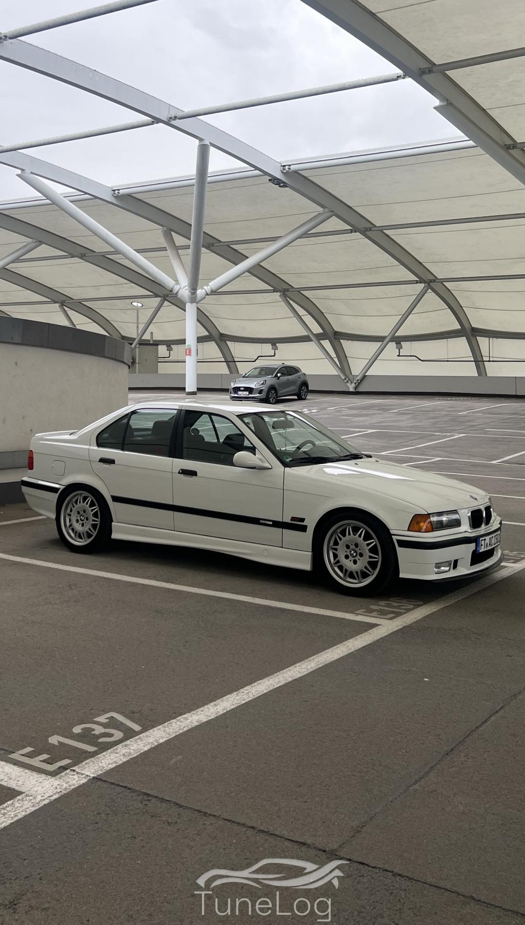 318i