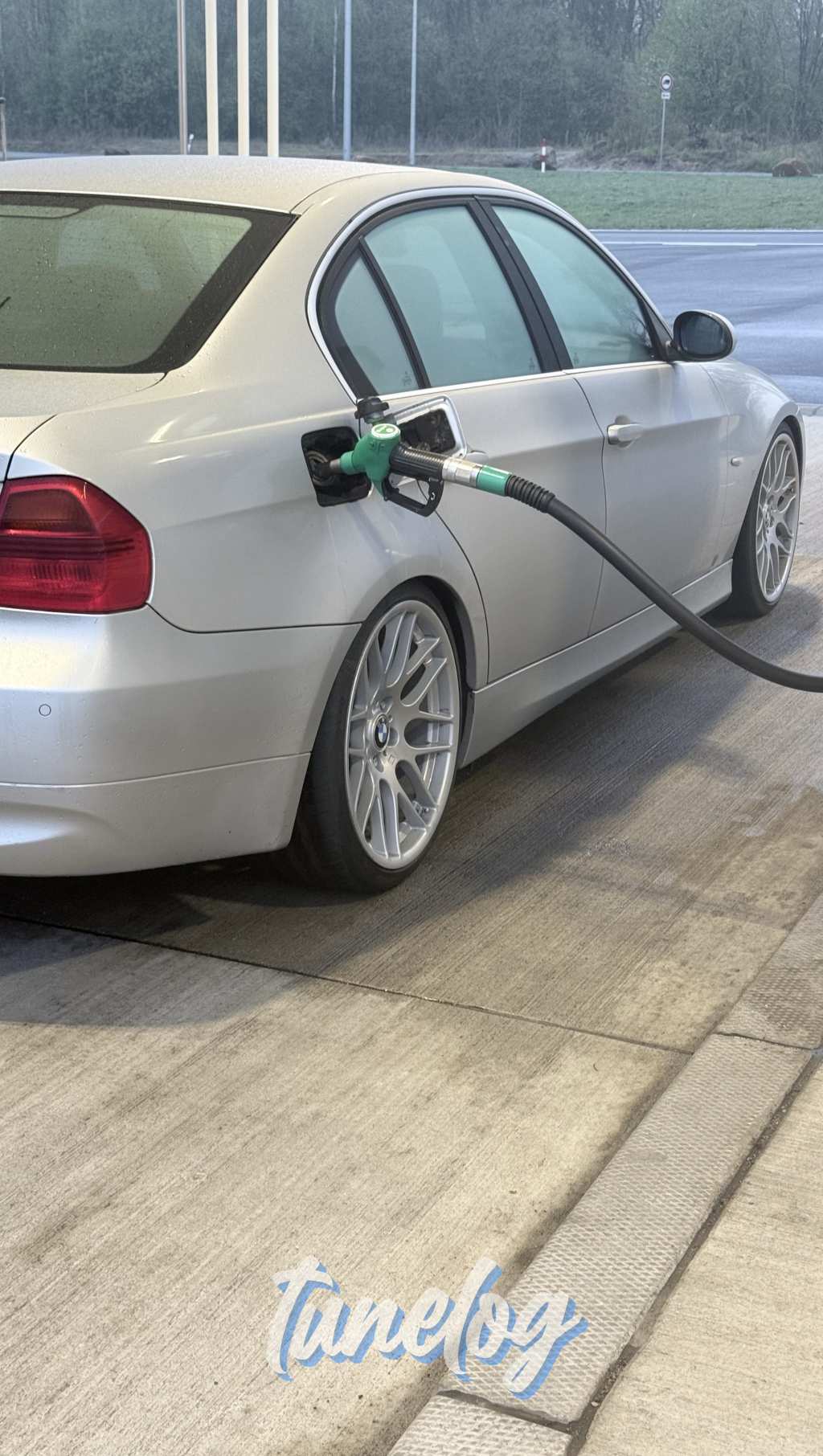 2005 BMW 325i