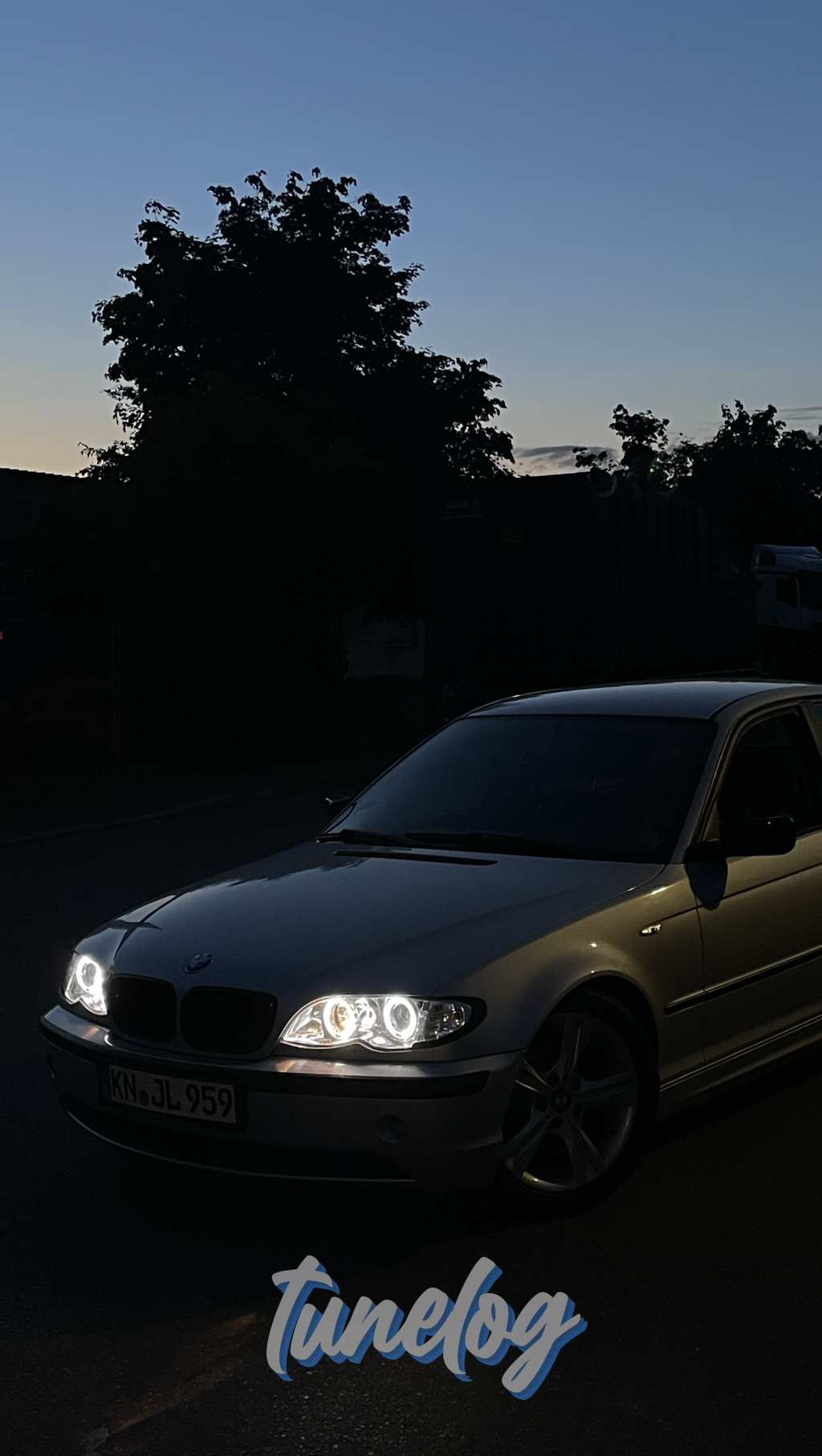 2002 BMW 318i